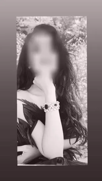 Andrea, 28
