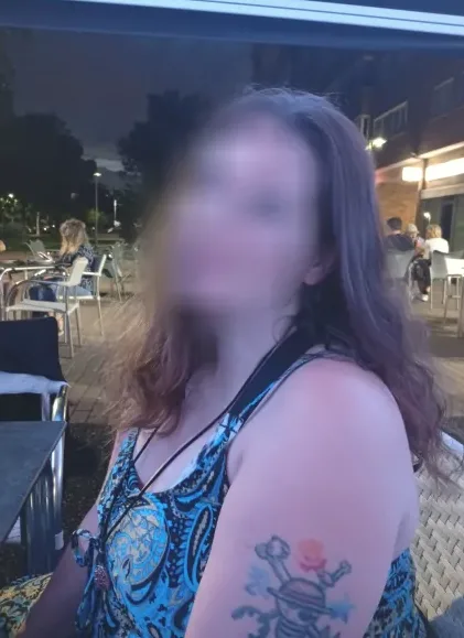 Andrea, 34
