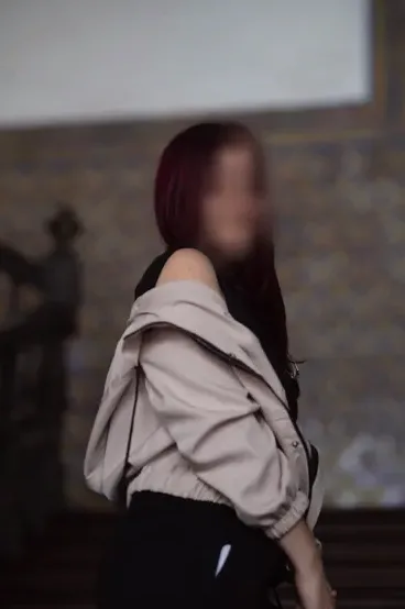Ellie, 26