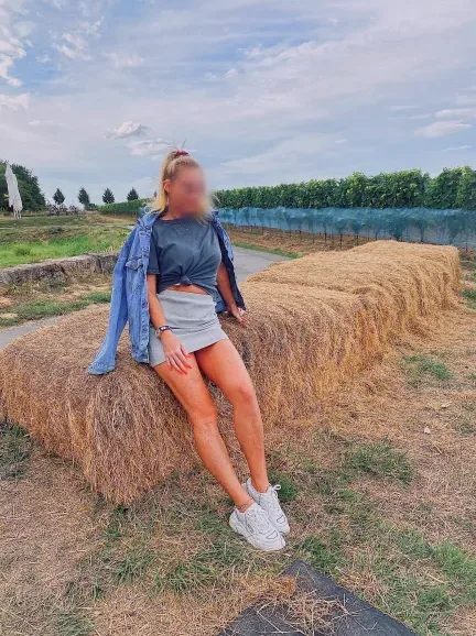 Jasmin, 38
