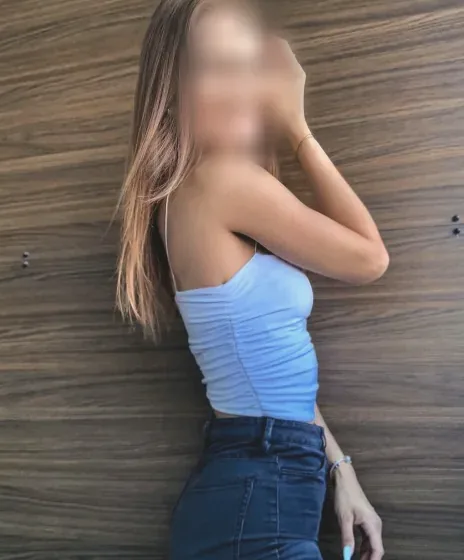 Karla, 32
