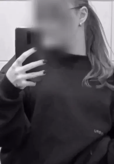 Karla, 19