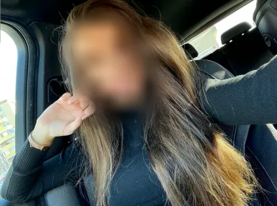 Laura, 33