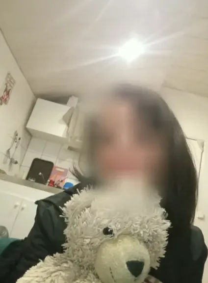 Olivia, 37